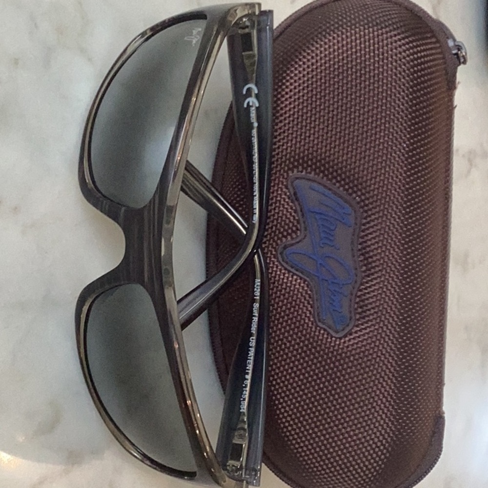 Maui Jim Surf Rider polarized sunglasses with reflective silver gradient lenses